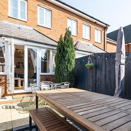 Modern And Spacious Home From Home 1 Mile From M1 - With Netflix, Prime Video, Ps5, Free Parking, Superfast Wifi, Bbq - Sleeps 11 - By Brightleap Apartments Milton Keynes Exterior foto