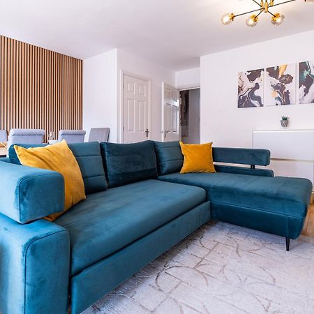 Modern And Spacious Home From Home 1 Mile From M1 - With Netflix, Prime Video, Ps5, Free Parking, Superfast Wifi, Bbq - Sleeps 11 - By Brightleap Apartments Milton Keynes Exterior foto