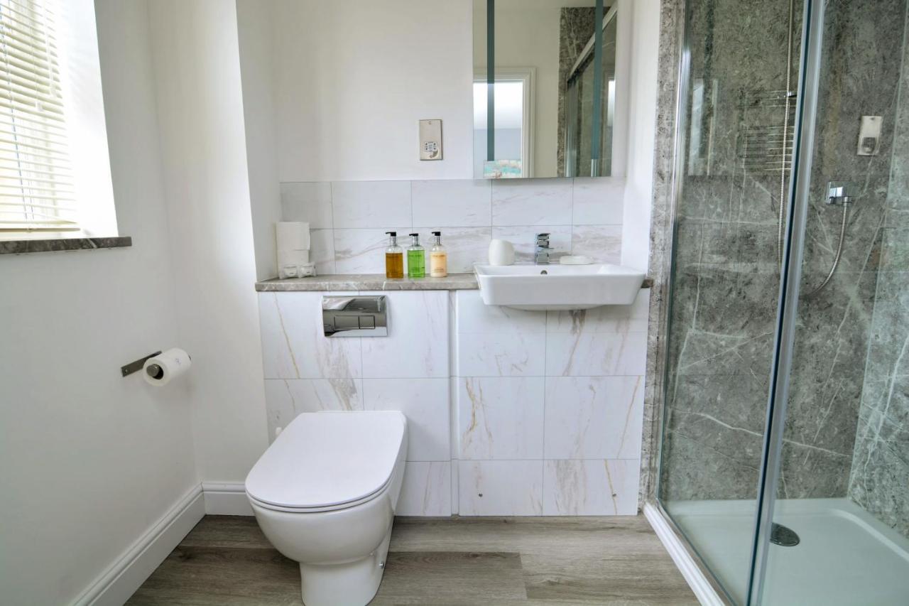 Modern And Spacious Home From Home 1 Mile From M1 - With Netflix, Prime Video, Ps5, Free Parking, Superfast Wifi, Bbq - Sleeps 11 - By Brightleap Apartments Milton Keynes Exterior foto