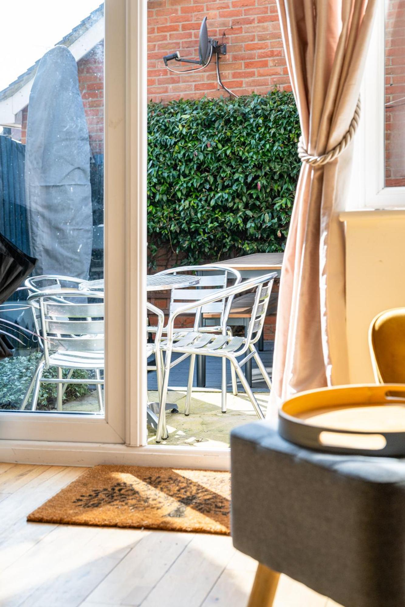 Modern And Spacious Home From Home 1 Mile From M1 - With Netflix, Prime Video, Ps5, Free Parking, Superfast Wifi, Bbq - Sleeps 11 - By Brightleap Apartments Milton Keynes Exterior foto