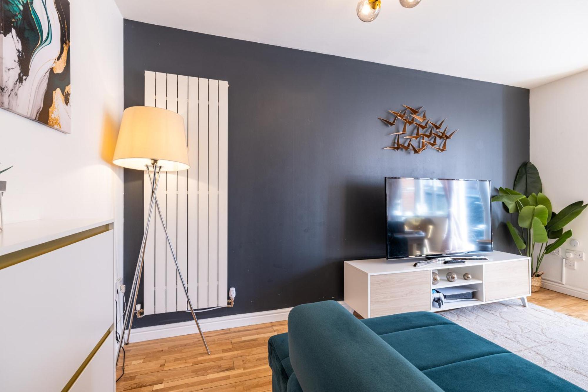 Modern And Spacious Home From Home 1 Mile From M1 - With Netflix, Prime Video, Ps5, Free Parking, Superfast Wifi, Bbq - Sleeps 11 - By Brightleap Apartments Milton Keynes Exterior foto