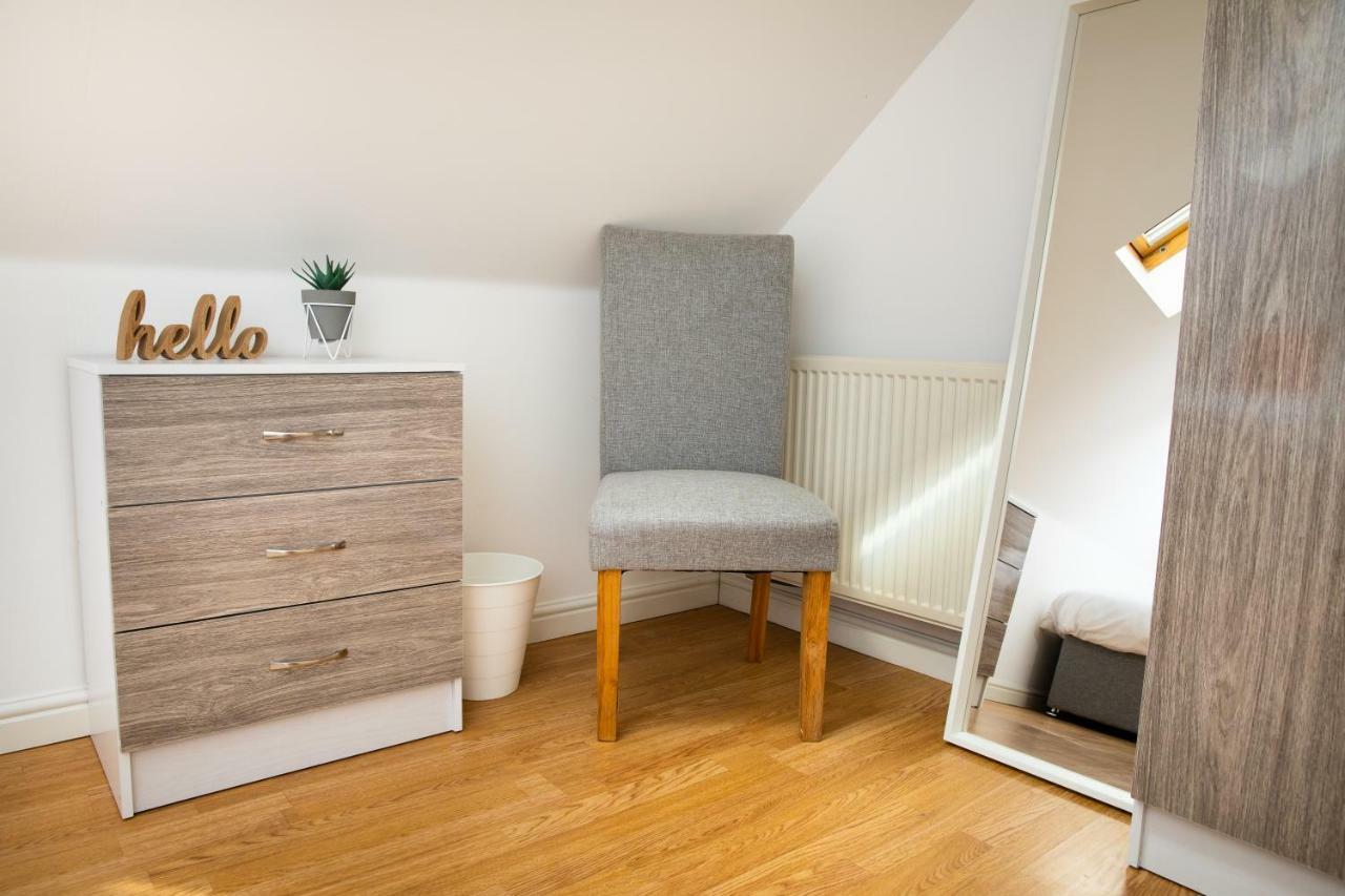 Modern And Spacious Home From Home 1 Mile From M1 - With Netflix, Prime Video, Ps5, Free Parking, Superfast Wifi, Bbq - Sleeps 11 - By Brightleap Apartments Milton Keynes Exterior foto
