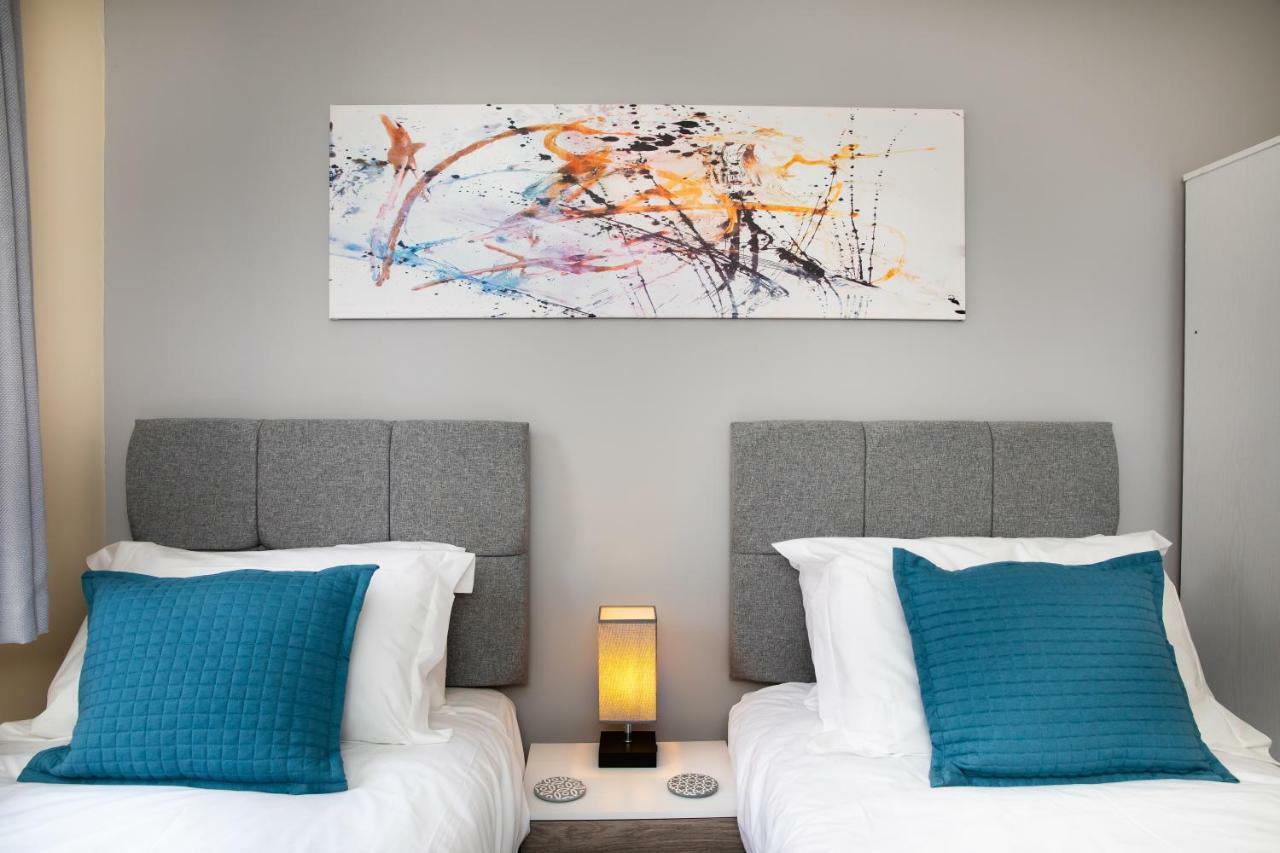 Modern And Spacious Home From Home 1 Mile From M1 - With Netflix, Prime Video, Ps5, Free Parking, Superfast Wifi, Bbq - Sleeps 11 - By Brightleap Apartments Milton Keynes Exterior foto